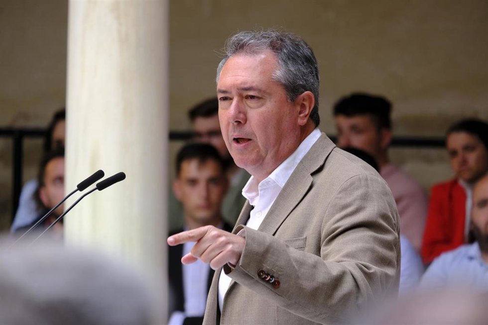Archivo - El secretario general del PSOE de Andalucía y presidente del Grupo Parlamentario Socialista, Juan Espadas, en una foto de archivo.