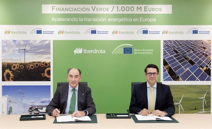 Iberdrola firma un préstamo de 1.000 millones con el BEI para renovables en España, Portugal y Alemania