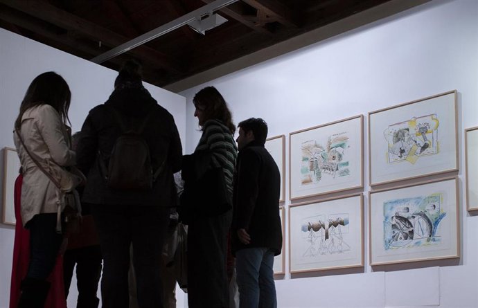 Archivo - Inauguración exposición del artista Luis Gordillo 'CarmenmásetcéterAs', en el Espacio Santa Clara, en una foto de archivo.