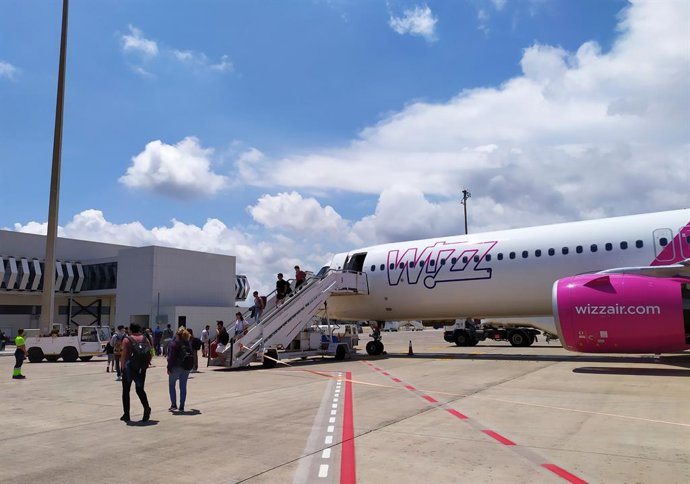 El aeropuerto de Castellón refuerza a partir de esta semana las rutas de Bucarest y Katowice con un tercer vuelo