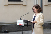 Ayuso alaba la figura de Ossorio y confía en su "gran papel" al frente de la Asamblea: "Es nuestro hombre sabio"