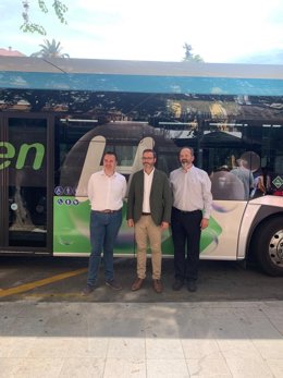 El alcalde de Palma en funciones, José Hila, durante la presentación del nuevo autobús de hidrógeno