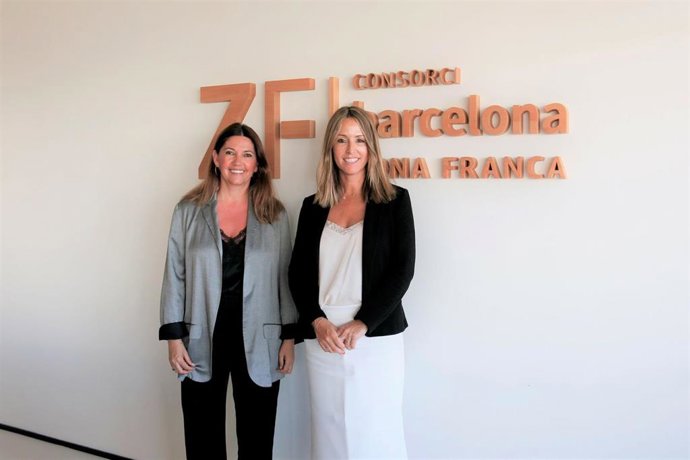 La directora territorial de Ibercaja de Arco Mediterráneo, Myriam Santos-Morán Torrens, y la directora general del CZFB y de BNEW, Blanca Sorigué.