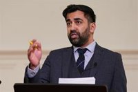 El ministro principal escocés no apartará a Sturgeon, puesta en libertad sin cargos tras ser detenida