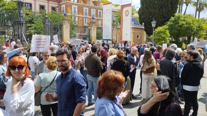 Protesta ante el Rectorado de la Universidad de Sevilla, foto de archivo