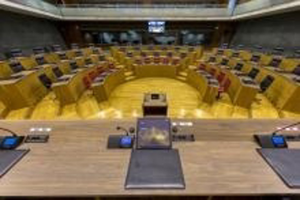 Salón de plenos del Parlamento de Navarra.