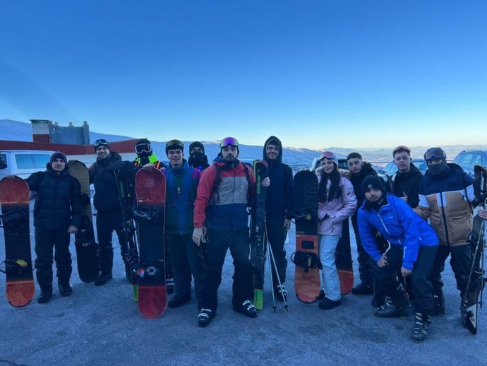 Jóvenes de La Algaba, en una de las actividades de ocio y tiempo libre programadas por el Consistorio.