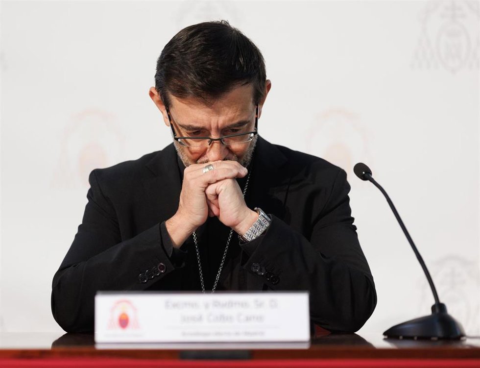 El recién nombrado arzobispo de Madrid, José Cobo, durante una rueda de prensa, en la Oficina de Medios de la Archidiócesis de Madrid.