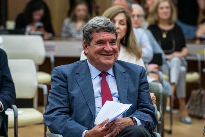 El ministro de Inclusión, Seguridad Social y Migraciones, José Luis Escrivá, durante el acto de presentación del informe del Banco Mundial  'Migrantes, Refugiados y Sociedades' en CREADE-Pozuelo, a 12 de junio de 2023, en Pozuelo de Alarcón, Madrid (Esp