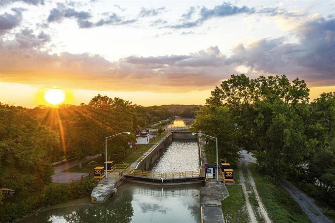 Archivo - Canal de Erie en Rochester, Nueva York