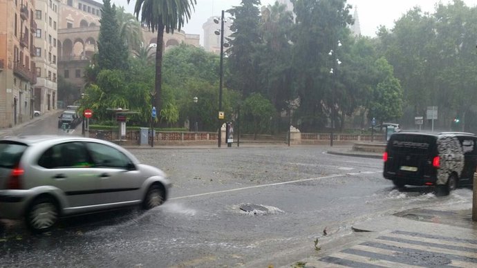 Archivo - Lluvia en Palma