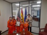 Foto: La expedición del colegio de Torre de la Reina a la NASA se reúne con la cónsul de España y el ingeniero García Llama