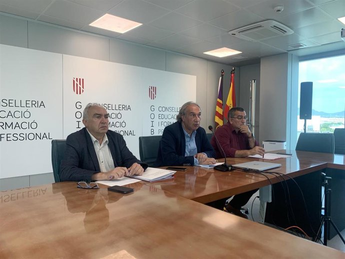 El conseller de Educación y Formación Profesional, Martí March, en rueda de prensa