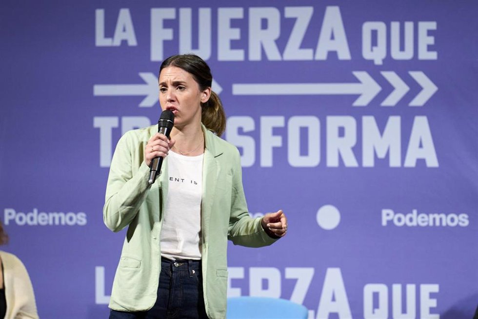 La ministra de Igualdad, Irene Montero, interviene durante un acto de campaña de Podemos-IU
