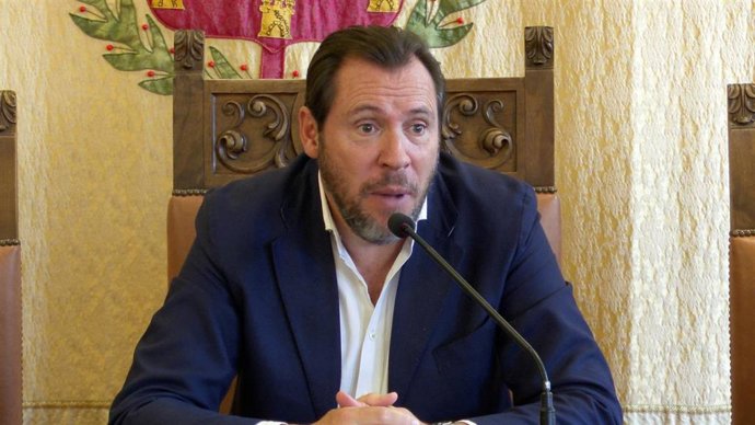 El alcalde de Valladolid en funciones, Óscar Puente, en rueda de prensa.