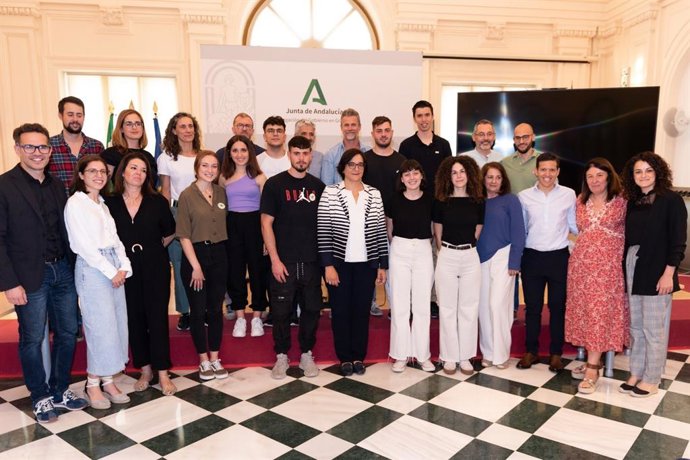 Cuatro centros educativos de Granada participan en la segunda edición del proyecto 'Red Emprende'.