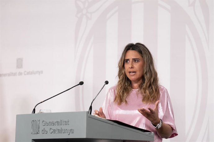 La portavoz del Govern, Patrícia Plaja, interviene durante una rueda de prensa tras la reunión semanal del Consell Executiu, en el Palau de la Generalitat, a 13 de junio de 2023, en Barcelona, Cataluña (España). Aragons anunció ayer, 12 de junio, la re