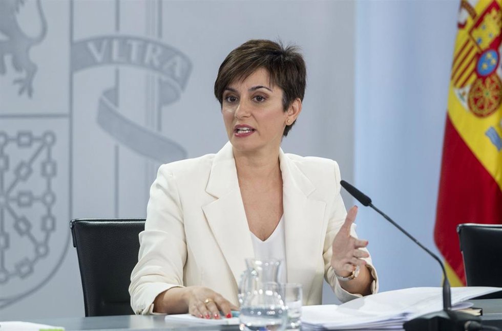 La ministra Portavoz, Isabel Rodríguez, durante una rueda de prensa posterior al Consejo de Ministros, en el Palacio de La Moncloa, a 13 de junio de 2023, en Madrid (España). El Consejo de Ministros aprueba hoy el cese a petición propia del actual embaj