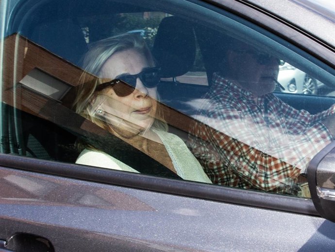 Carmen Borrego sale de casa de su hijo José María tras conocer a su nieto