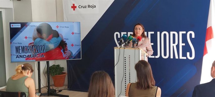 La nueva presidenta autonómica de Cruz Roja en Andalucía, Rosario García, presenta la Memoria de Actividad de la organización en 2022