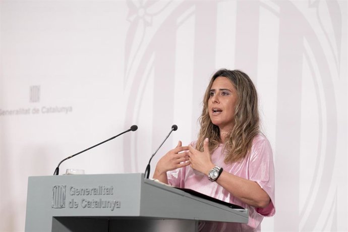 La portavoz del Govern, Patrícia Plaja, interviene durante una rueda de prensa tras la reunión semanal del Consell Executiu, en el Palau de la Generalitat, a 13 de junio de 2023, en Barcelona, Cataluña (España). Aragons anunció ayer, 12 de junio, la re