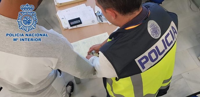 Agente de la Policía Nacional.