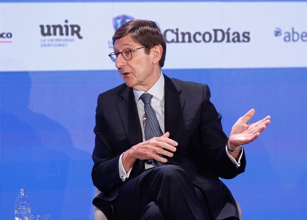 El presidente de CaixaBank, José Ignacio Goirigolzarri, interviene durante la segunda jornada de la celebración del 45 aniversario del diario económico Cinco Días, en el Teatro Real, a 13 de junio de 2023, en Madrid (España).