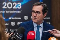 Garamendi aclara: los acuerdos con los sindicatos son a largo plazo, pero hay cosas que "se pueden retocar"