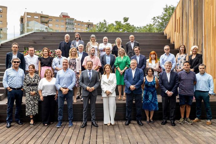 La consejera de Servicios Públicos y Movilidad, Natalia Chueca, participa en un acto de reconocimiento y agradecimiento a los patrocinadores, colaboradores y trabajadores que han hecho posible la celebración del III Festival Zaragoza Florece