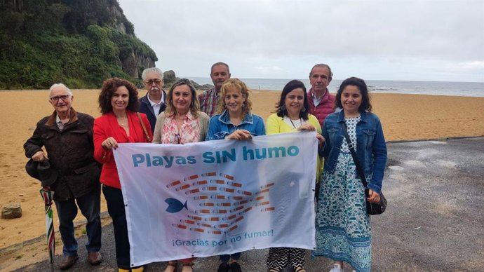 Acto de incorporación de de La Ñora a la Red Asturiana de Playas sin Humo.