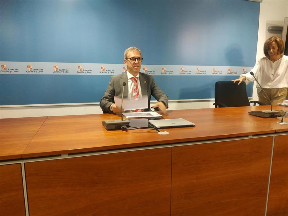 Archivo - El consejero de Industria, Comercio y  Empleo, Mariano Veganzones.