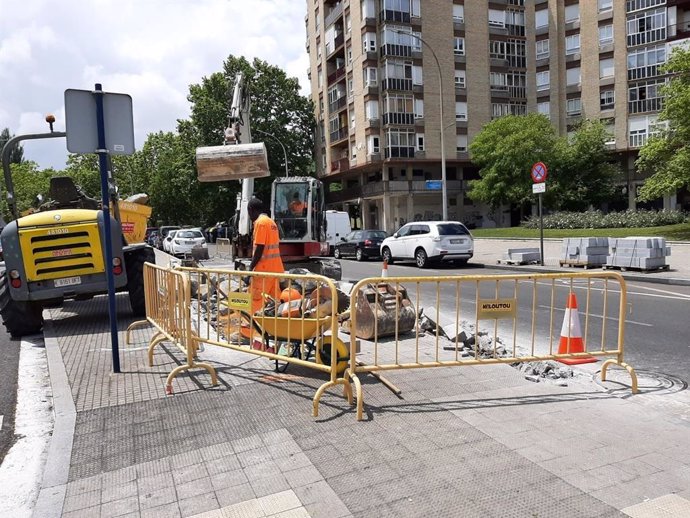 El Ayuntamiento de Vitoria-Gasteiz inicia las obras de la nueva vía ciclista de la calle Madrid