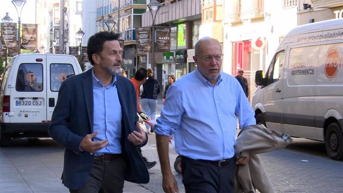 Archivo - El portavoz nacional de Ciudadanos, Edmundo Bal, junto a Francisco Igea.