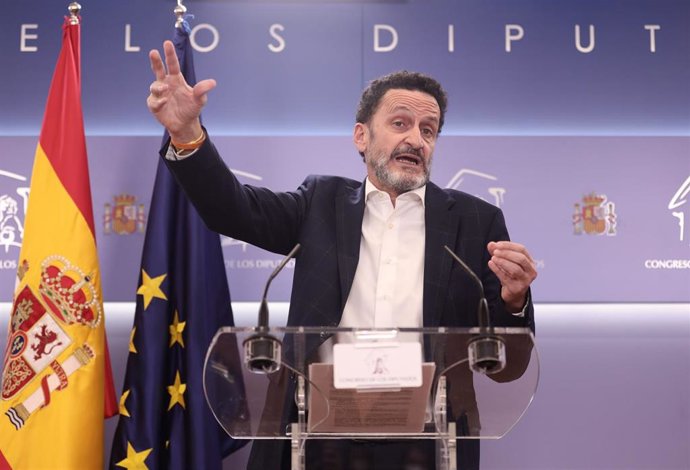 Archivo - El vicesecretario general de Ciudadanos (Cs) y portavoz adjunto de la formación naranja en el Congreso de los Diputados, Edmundo Bal, responde a los medios en una rueda de prensa en el Congreso de los Diputados, a 27 de octubre de 2021, en Mad