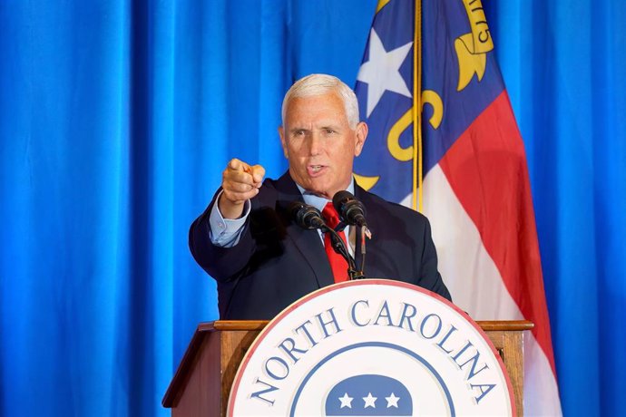 El exvicepresidente y candidato a las primarias del Partido Republicano de EEUU, Mike Pence, en Carolina del Norte