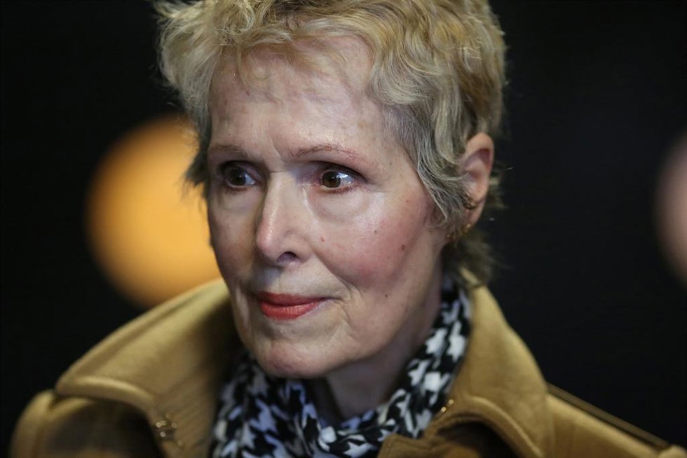 Archivo - La escritora estadounidense Elizabeth Jean Carroll