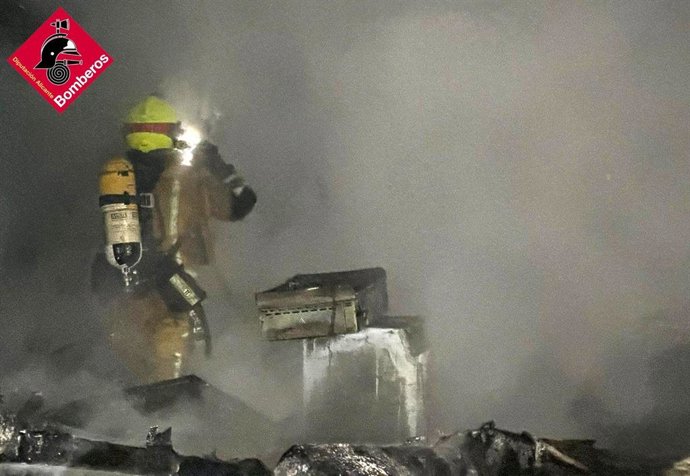 Incendio en nave industrial