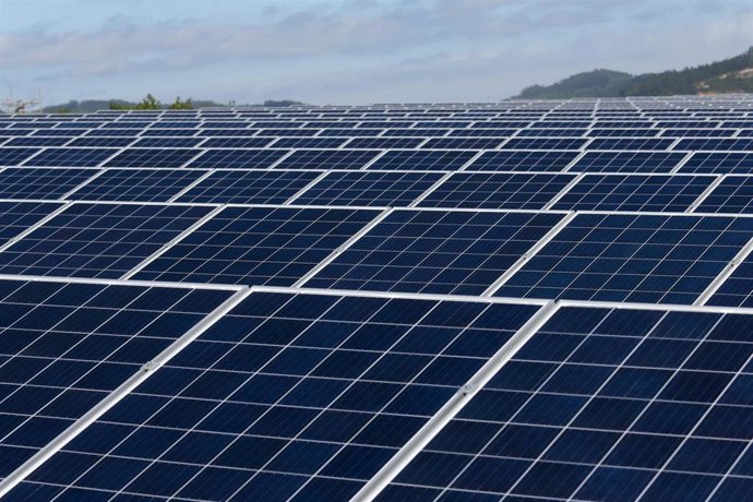 Archivo - Instalación solar de EDP.