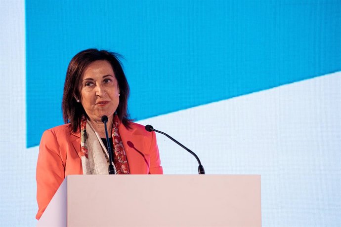 La ministra de Defensa, Margarita Robles, durante la segunda jornada de la celebración del 45 aniversario del diario económico Cinco Días, en el Teatro Real, a 13 de junio de 2023, en Madrid (España). La celebración se lleva a cabo durante tres días,
