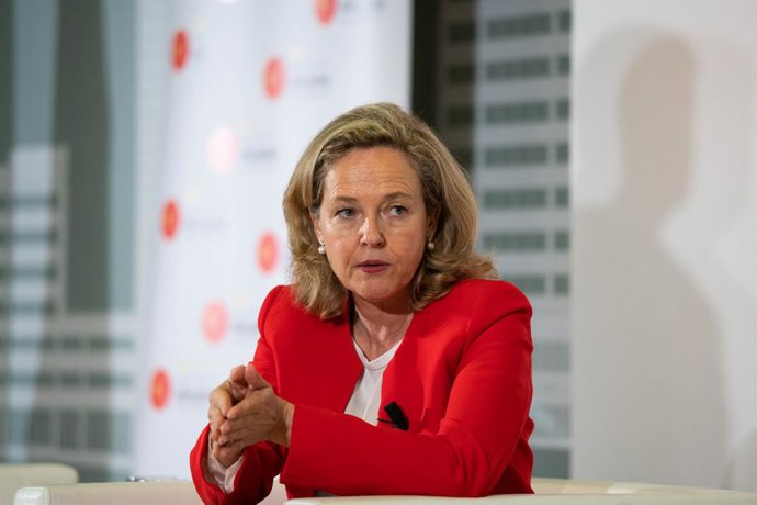 La vicepresidenta primera y ministra de Asuntos Económicos, Nadia Calviño, interviene en un acto organizado por el Instituto Elcano en el Ministerio de Economía, a 5 de junio de 2023, en Madrid (España). El acto ha abordado los retos a los que se enfren
