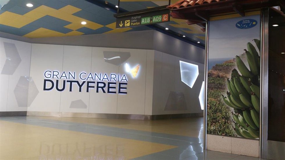 Archivo - Interior del aeropuerto de Gran Canaria