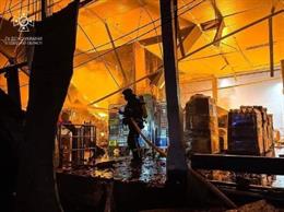 Destrucción provocada por un bombardeo ruso contra infraestructura civil en Odesa, Ucrania