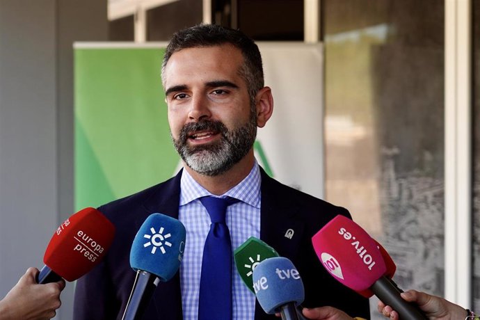 Archivo - El consejero de Sostenibilidad, Medio Ambiente y Economía Azul de la Junta de Andalucía y portavoz del gobierno, Ramón Fernández-Pacheco