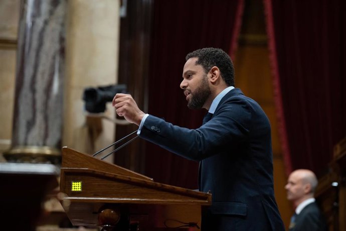El secretario general de Vox y portavoz del partido en el Parlament, Ignacio Garriga, interviene en el Parlament tras la comparecencia del presidente de la Generalitat, Pere Aragons, para informar sobre cambios en el Govern.