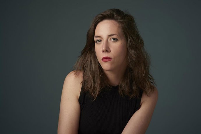 Archivo - La escritora leonesa Violeta Serrano presenta 'Flores en la basura'.