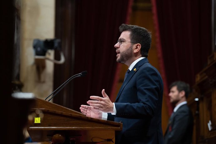 El president de la Generalitat, Pere Aragons, en el ple del Parlament
