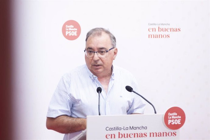 El presidente del Grupo Socialista en las Cortes de Castilla-La Mancha, Fernando Mora