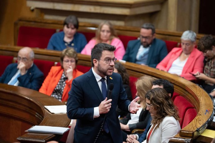 El president de la Generalitat, Pere Aragons, en la sessió de control