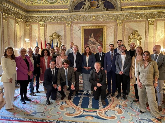 Foto de familia de la Corporacion Municipal de Segovia.