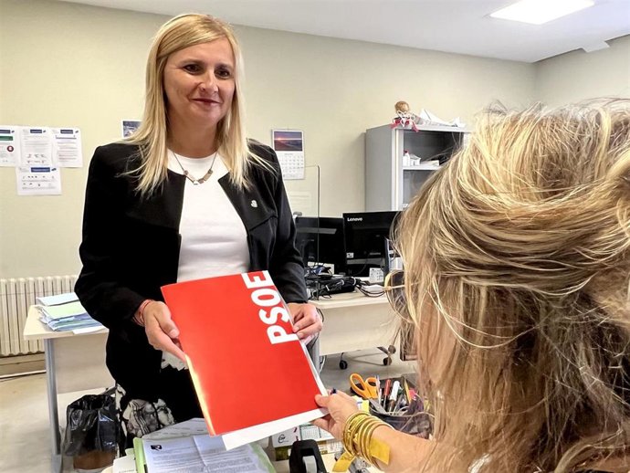 La secretaria de Organización del PSC-PSOE, Noelia Cobo, registra la candidatura a las Cortes